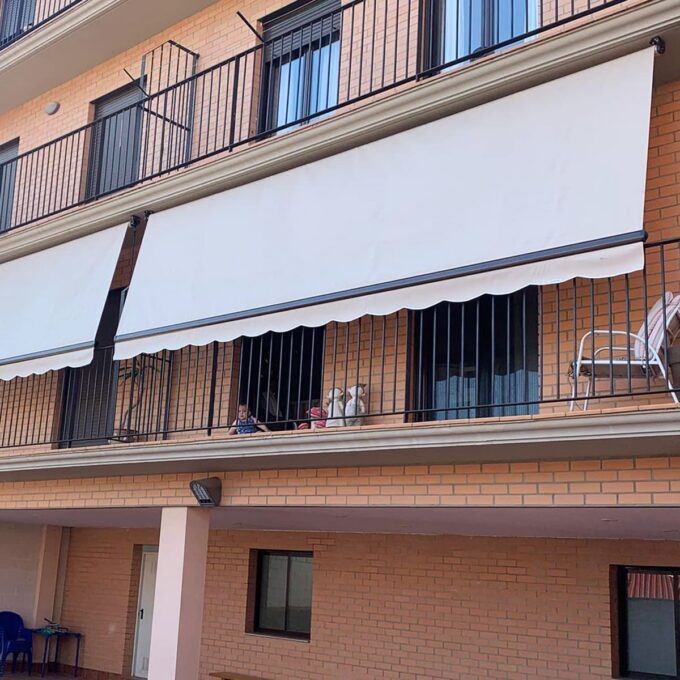 Toldo vertical Stor. Toldo para vivienda
